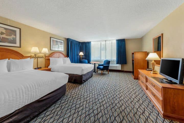 Room 10 of 46